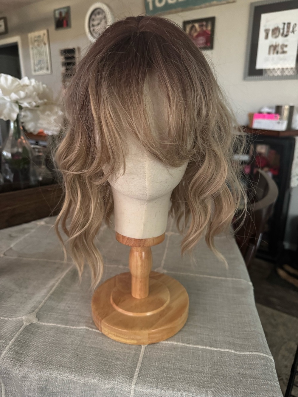 Natural Wavy Short Bob Wig in Ash Brown Blonde - Lightweight Style